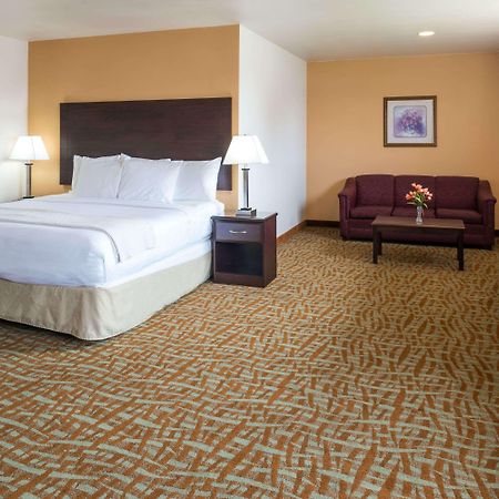 Days Inn & Suites By Wyndham Spokane Airport Airway Heights Exterior photo